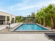 Contemporaine et piscine ou l'art de vivre en extérieur paysagé — photo 2