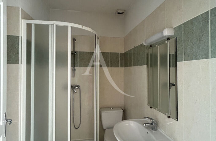 Appartement T2 - Jonzac Place du Château — photo 2