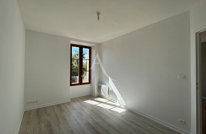 Appartement T2 - Jonzac Place du Château — photo 3
