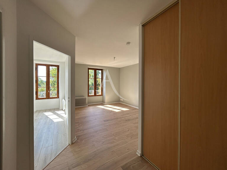 Appartement T2 - Jonzac Place du Château — photo 1