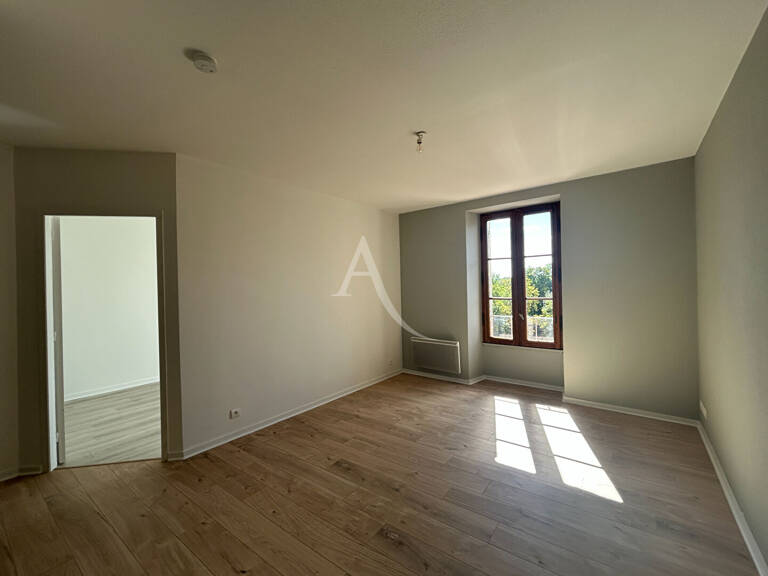 Appartement T2 - Jonzac Place du Château — photo 1
