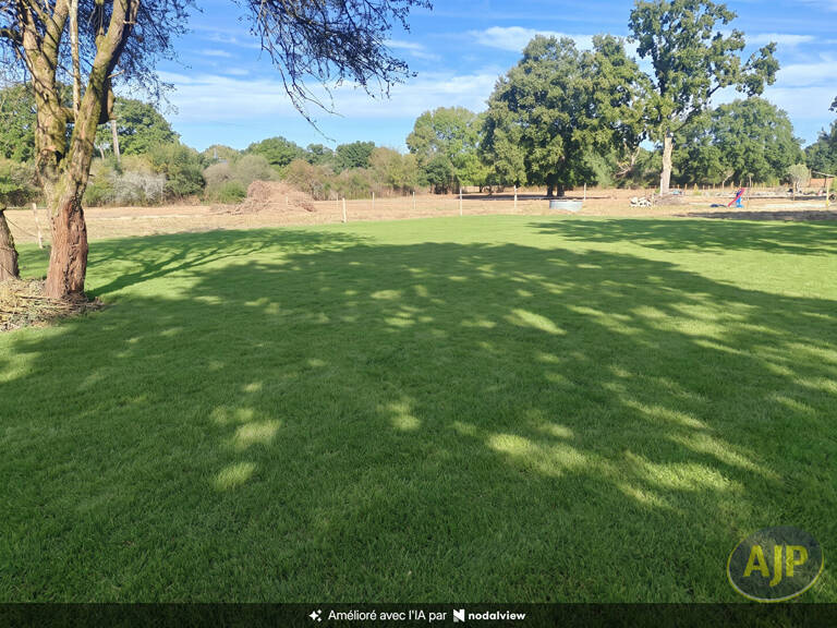 Terrain constructible 1076 m² — photo 1