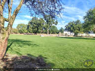 Terrain constructible 1076 m² — photo 2