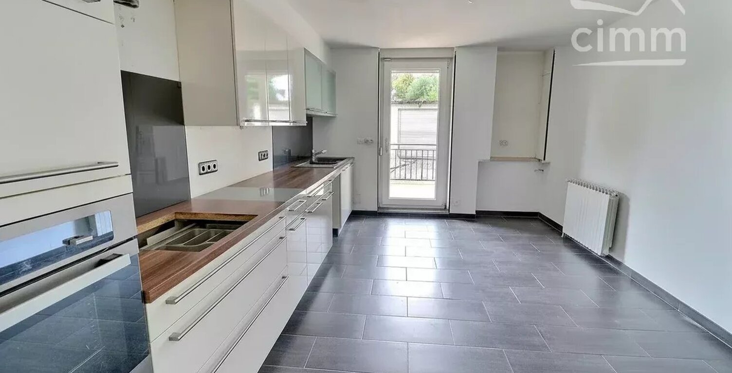 Appartement T3 rénové de 88.24m² +  jardin privatif +  garage + — photo 1