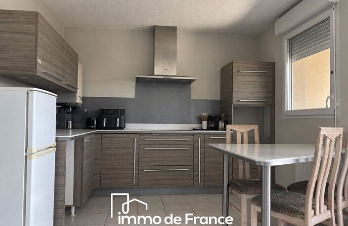 appartement T2 de 48 m² avec vue panoramique, parking et piscine. — photo 4