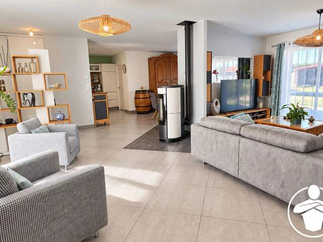 TRENTELS/LADIGNAC Maison de plain-pied de 135 m² avec garage de 35 m² — photo du bien