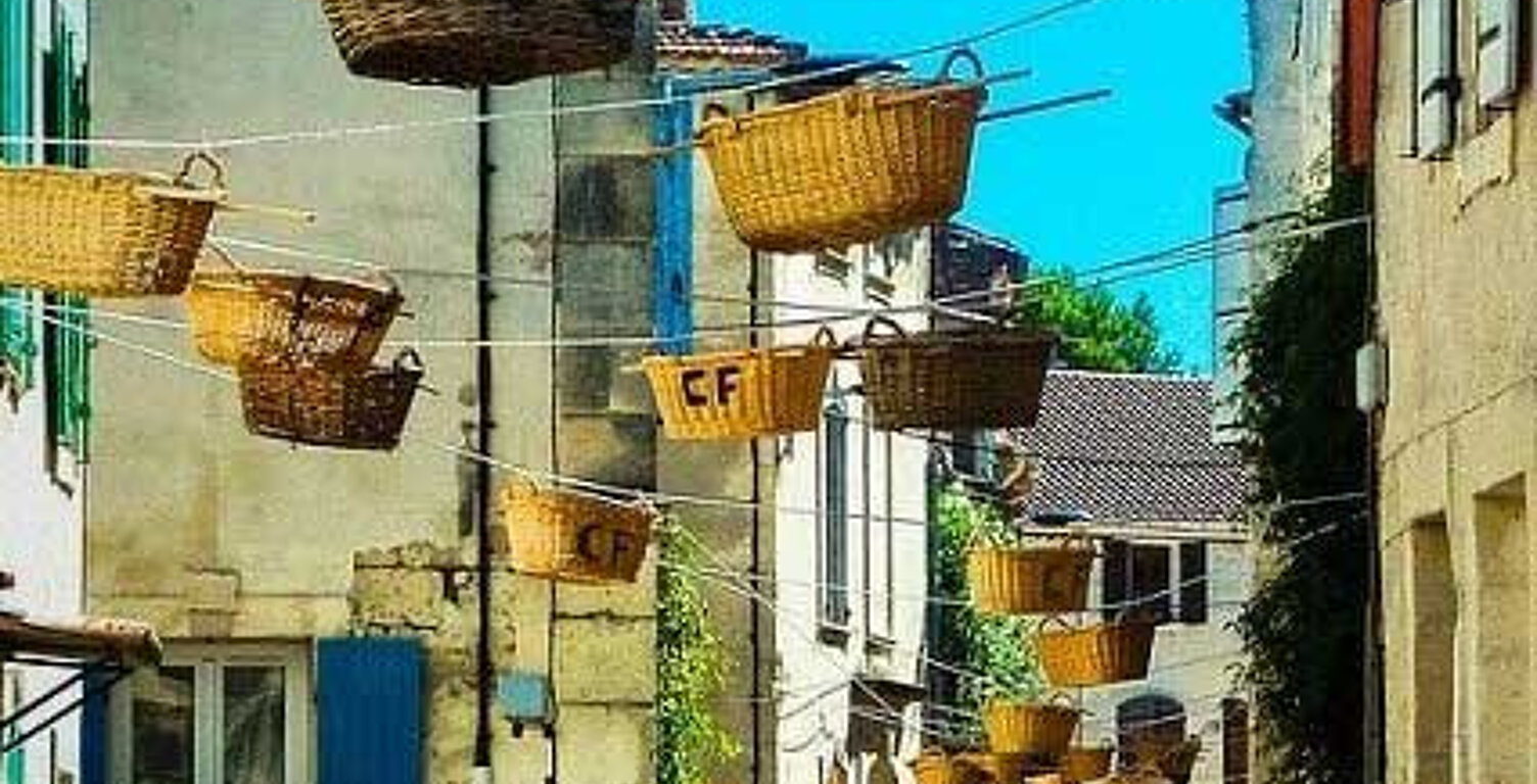 DPT (30) MAISON DE VILLAGE  VENDU MEUBLE  A VALLABREGUES — photo 1