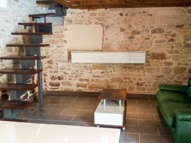 DPT (30) MAISON DE VILLAGE  VENDU MEUBLE  A VALLABREGUES — photo du bien
