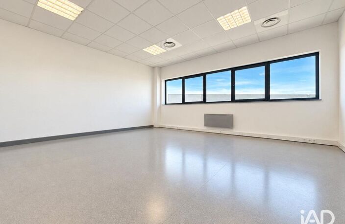 Location Bureaux 157 m&sup2; — photo 2