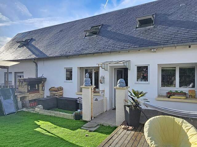 Maison avec vie en plain pied, 3 chambres et garage — photo du bien