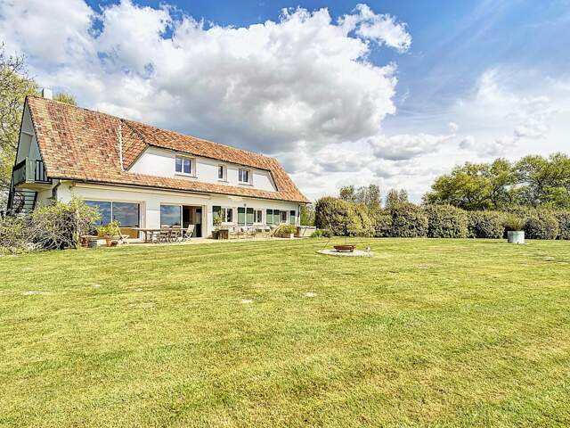Propriété de 266 m² entre mer et campagne. — photo du bien