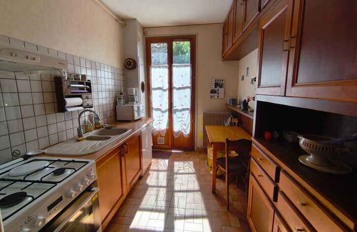 Rare : maison en pierre recherchée sur Aydat ! — photo 3