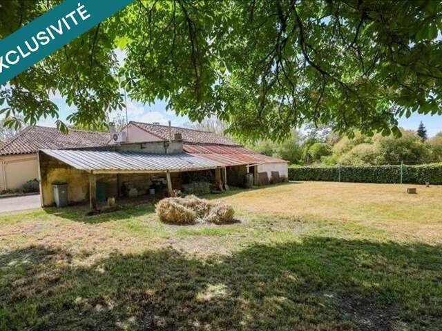 Maison de village avec jardin et grange attenante — photo du bien