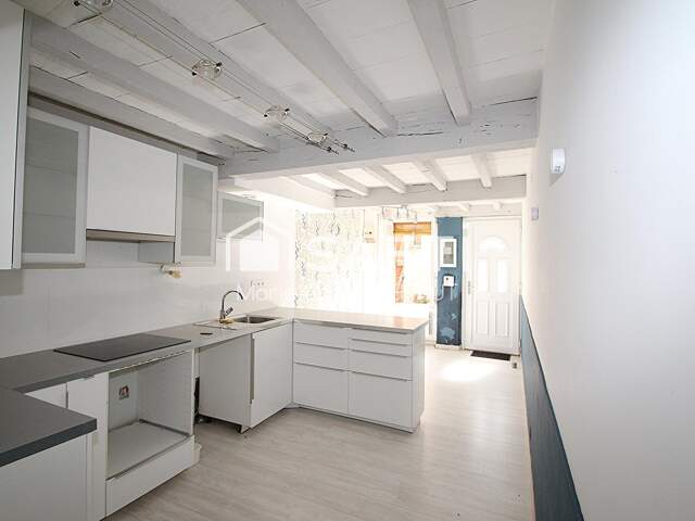 Maison de village sans extérieur - 2 chambres - 2 salles de bains - 2 toilettes - 2 entrées — photo du bien