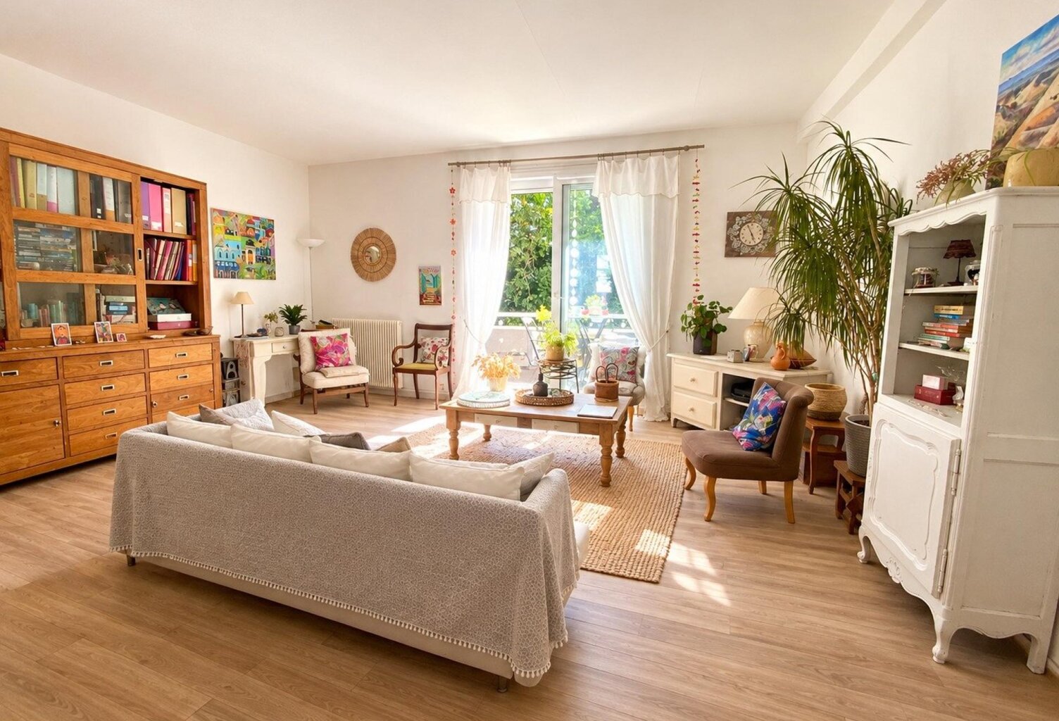 COUP DE COEUR APPARTEMENT AVEC 2 BALCONS ET GARAGE DANS UN ECRIN DE VERDURE A DEUX PAS DE LA MER ET DU CENTRE ! — photo 1