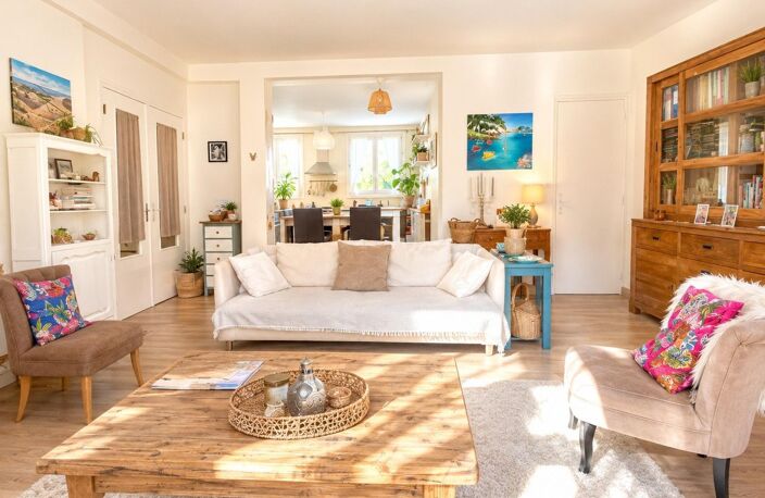 COUP DE COEUR APPARTEMENT AVEC 2 BALCONS ET GARAGE DANS UN ECRIN DE VERDURE A DEUX PAS DE LA MER ET DU CENTRE ! — photo 2