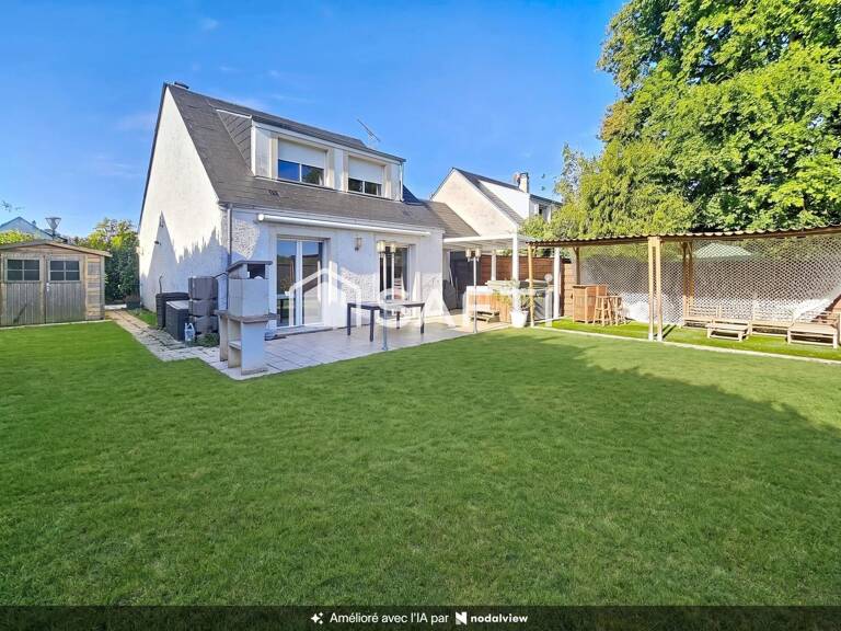 Maison rénovée avec trois chambres, bureau, jardin et jacuzzi. — photo 1