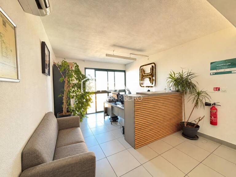PERPIGNAN AVENUE KENNEDY, BEAU BUREAUX — photo 1
