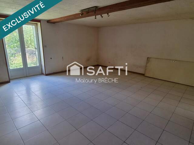 Maison et appartement à rénover — photo du bien