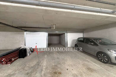 Garage  240 €