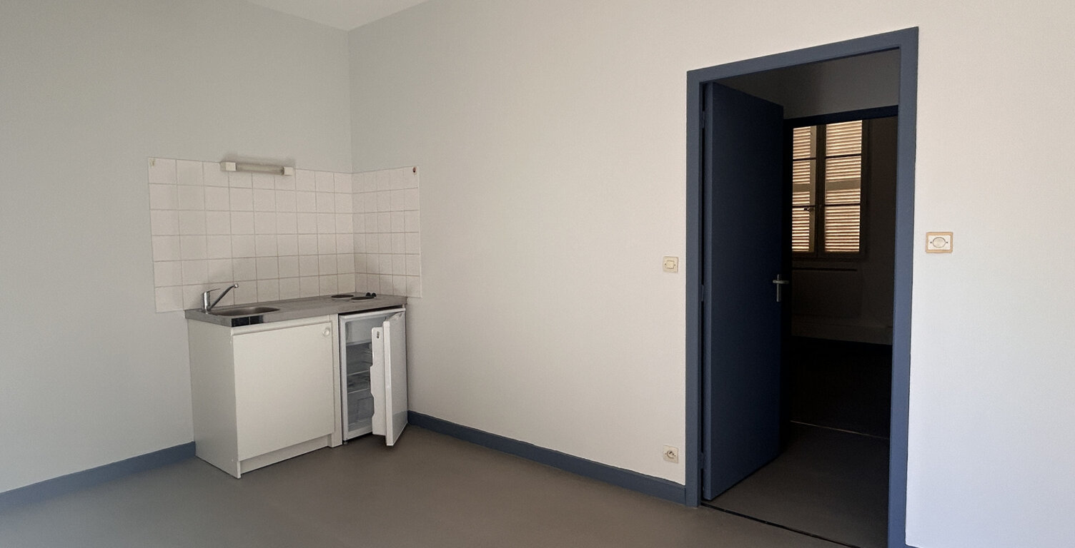A LOUER - Appartement T2 avec terrasse à Saint-Gaultier — photo 1