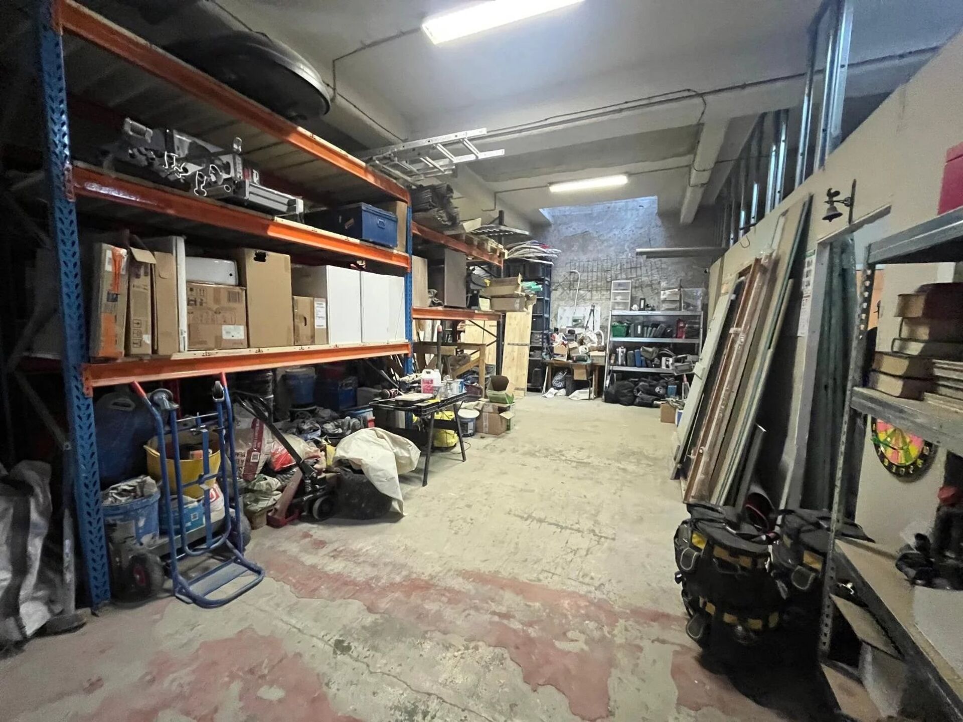 Local commercial 3 pièces · à Perpignan · 990 €/mois