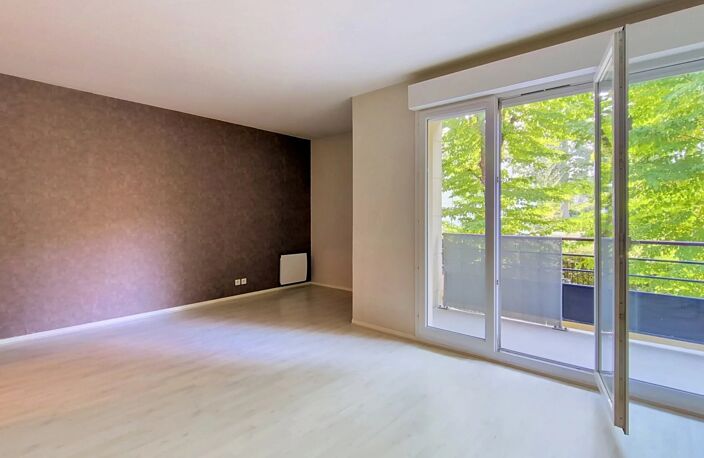 Appartement 3 pièces - Combs-la-Ville - 957.61 € — photo 2