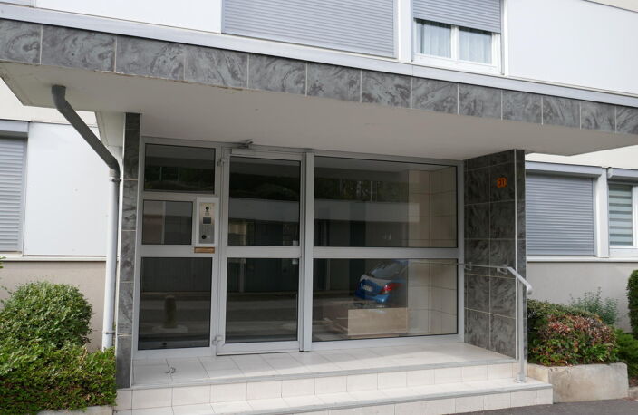 Vente appartement 4 pièces 77 m² Saint-Étienne (42100) — photo 2