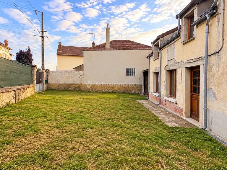 Vaires-sur-Marne, limite Brou — Maison à rénover avec combles et garage de 80 m² — photo 1