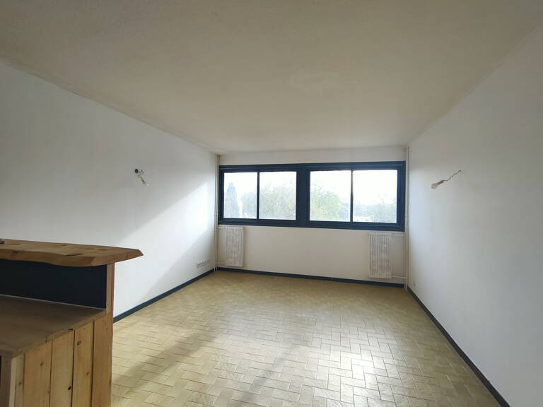 Studio 28 m2 SAINT MARTIN DE CRAU — photo 1