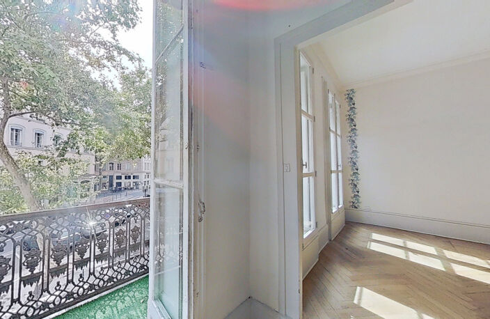 69009 LYON 9EME VAISE CENTRE - PLACE DE PARIS - APPARTEMENT — photo 4