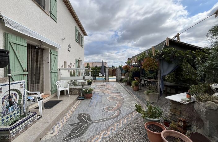 Villa TERRAIN, PISCINE, DEPENDANCES — photo 2
