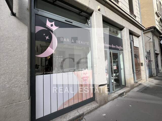 LOCAL COMMERCIAL à LOUER — photo du bien