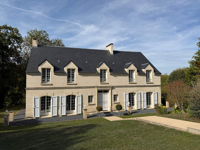 Propriété à vendre sur la commune de Nesles La Vallée - 263m² avec sous sol total — photo du bien
