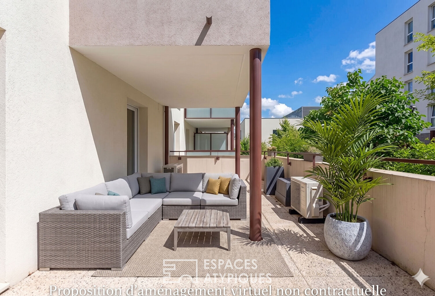 Terrasse d'été et balcon à Bron — photo 1