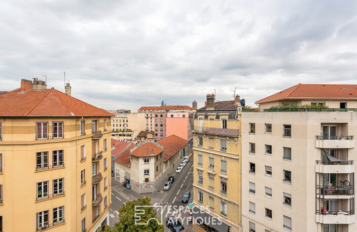 Refuge urbain de caractère au dernier étage à Lyon 7e — photo 3