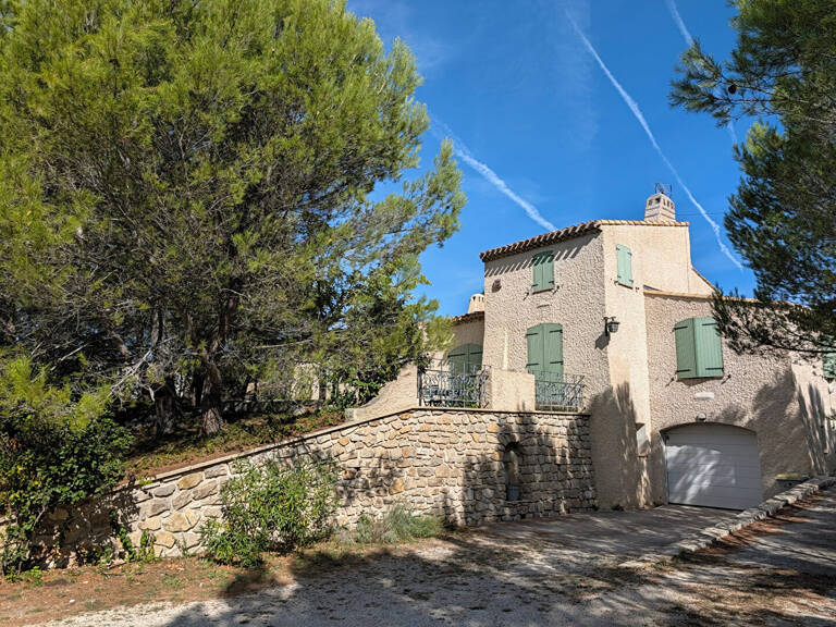EGUILLES - Villa de 115m² sur 2186 m² de terrain — photo 1