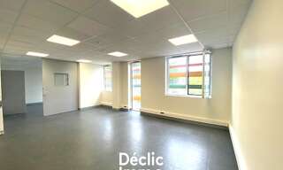 Local industriel 2 Pièces 71 m² à vendre à La Roche-sur-Yon (85000)
