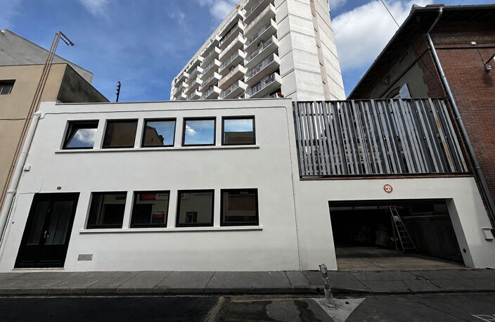 TOULOUSE - LES CHALETS - IMMEUBLE DE 242,10 M²  DE BUREAUX AVEC ROOFTOP. DE 93,40 M² — photo 2