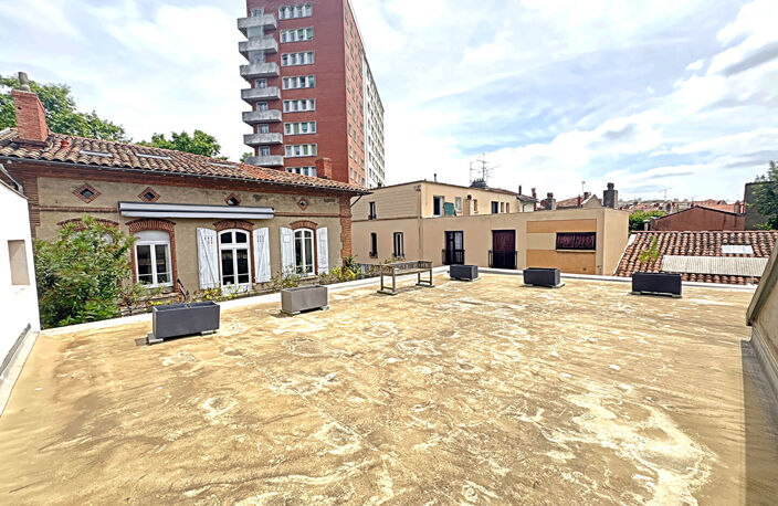 TOULOUSE - LES CHALETS - IMMEUBLE DE 242,10 M²  DE BUREAUX AVEC ROOFTOP. DE 93,40 M² — photo 4