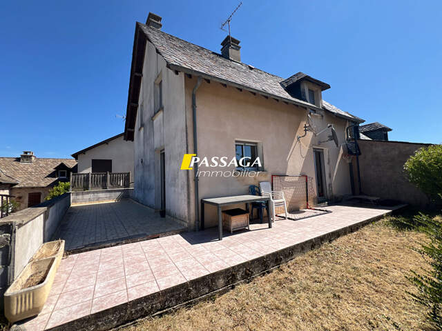A VENDRE - Maison d'habitation avec jardin et garage - GAGES LE HAUT — photo du bien