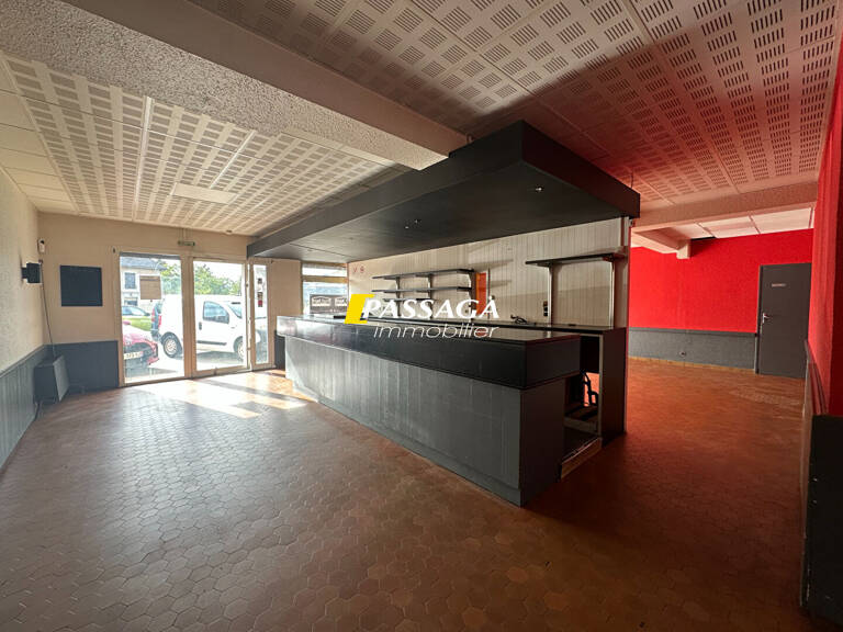 A VENDRE - Local commercial 112 m² avec parkings et caves - RODEZ — photo 1