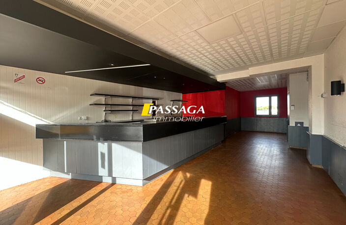 A VENDRE - Local commercial 112 m² avec parkings et caves - RODEZ — photo 3