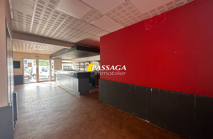 A VENDRE - Local commercial 112 m² avec parkings et caves - RODEZ — photo 4