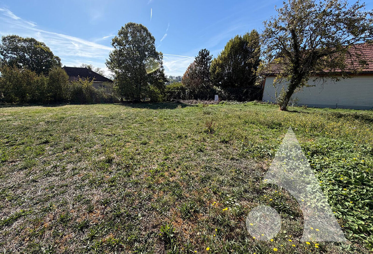 Terrain Dole 822 m2 — photo 1