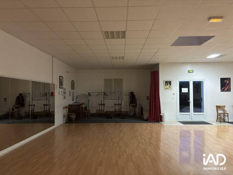 Location Local d'activités 200 m&sup2; — photo 1