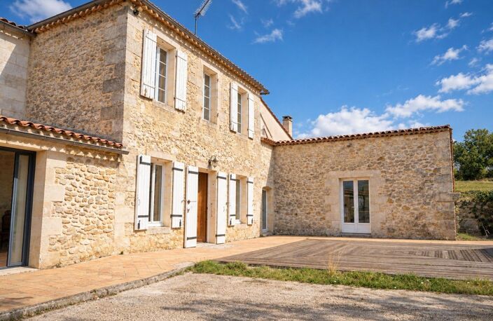 FRONSAC  Une maison en pierre de caractère | 170 m² | 5 chambres + bureau | — photo 3
