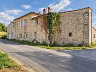 FRONSAC  Une maison en pierre de caractère | 170 m² | 5 chambres + bureau | — photo 4