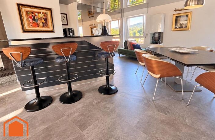 Superbe appartement avec terrasses, 2 caves et garage — photo 2