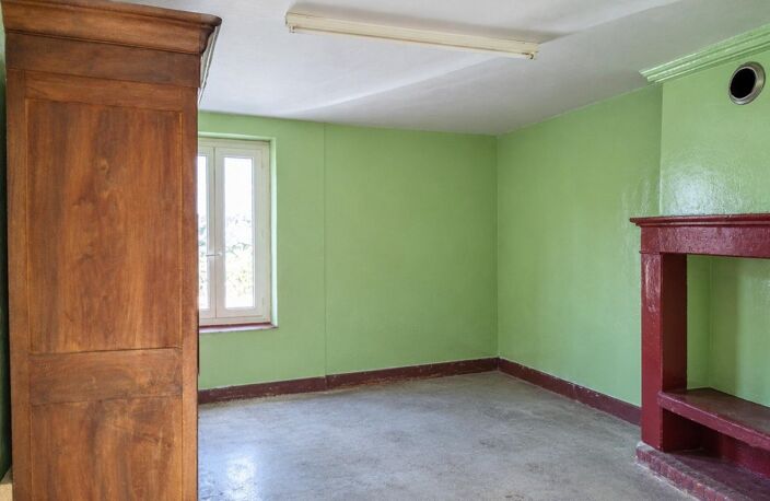 Maison de village à rénover, beau potentiel ! — photo 2